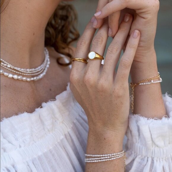 Gold Band Double Intertwined Crisscross Rings - Picture 6 of 8